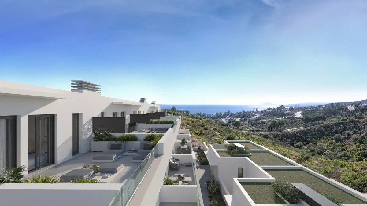 4-Bedroom, 3-Bathroom Townhouse with Sea Views and Spacious Terraces in Manilva