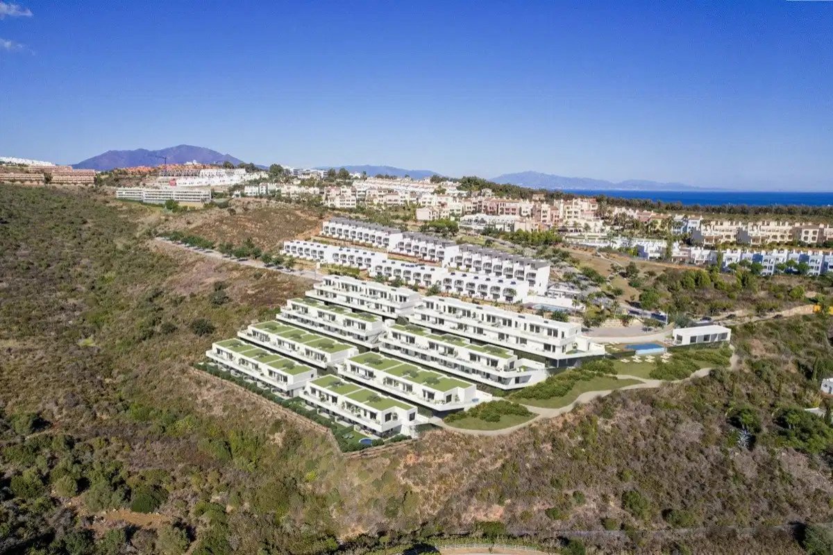 4-Bedroom, 3-Bathroom Townhouse with Sea Views and Spacious Terraces in Manilva