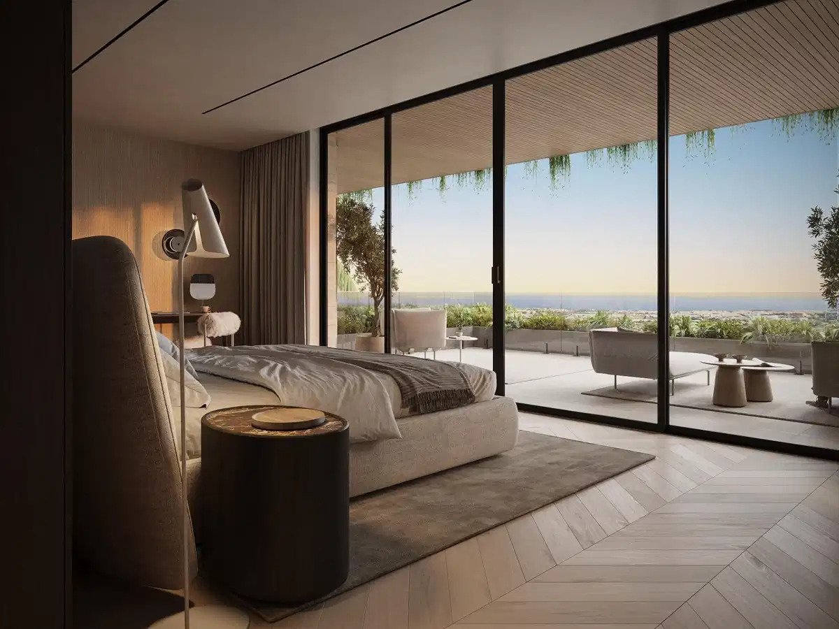 6-Bedroom, 6-Bathroom Luxury Villa with Sea Views in Benahavís