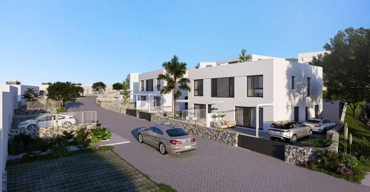 3-Bedroom, 2-Bathroom Semi-Detached Villa with Sea Views in Mijas