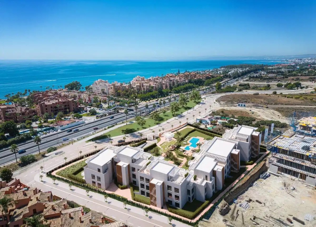 2-Bedroom, 2-Bathroom Ground Floor Apartment in Modern Estepona Complex