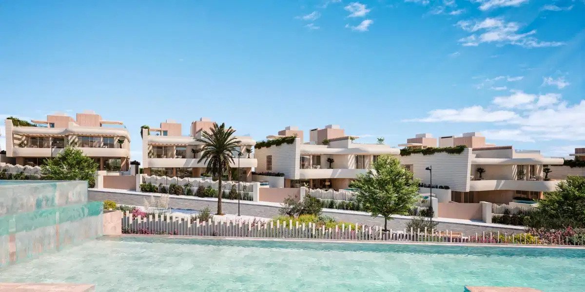 4-Bedroom, 4-Bathroom Semidetached Home in Exclusive Beachfront Complex Near Marbella