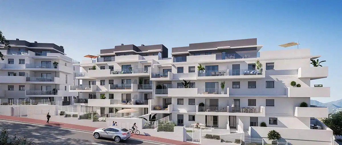 3-Bedroom, 2-Bathroom Apartment with Panoramic Golf Views in La Duquesa, Manilva