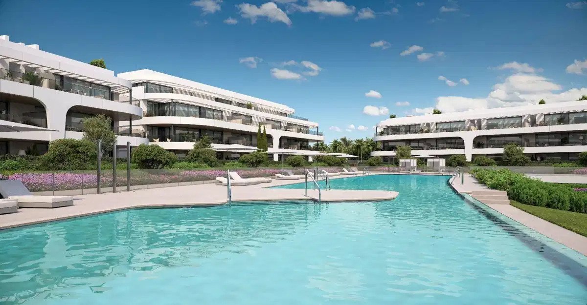 3-Bedroom, 2-Bathroom Ground Floor Apartment with Private Garden in Atalaya Golf
