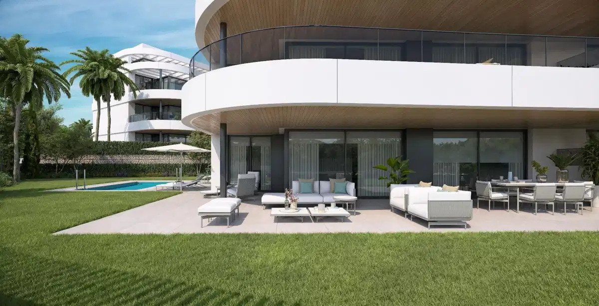 3-Bedroom, 2-Bathroom Ground Floor Apartment with Private Garden in Atalaya Golf