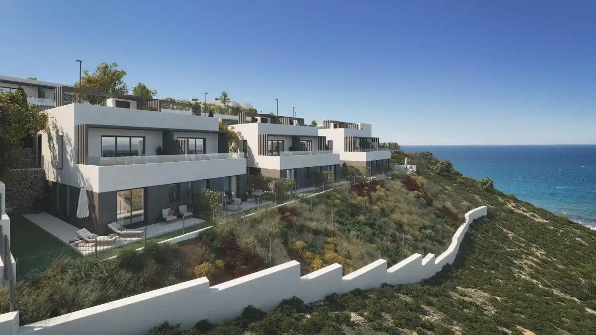 4-Bedroom, 2-Bathroom Semi-Detached Homes with Panoramic Sea Views in Castillo de Lagos