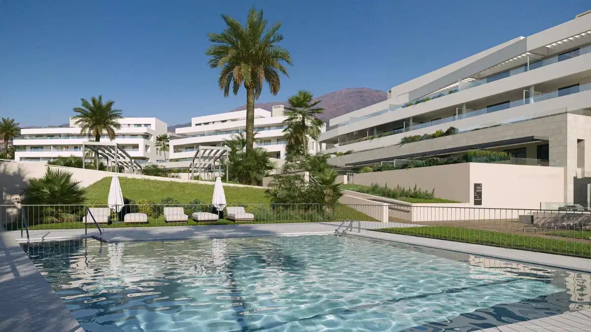 2-Bedroom, 2-Bathroom Luxury Ground Floor Apartment with Sea Views in Estepona