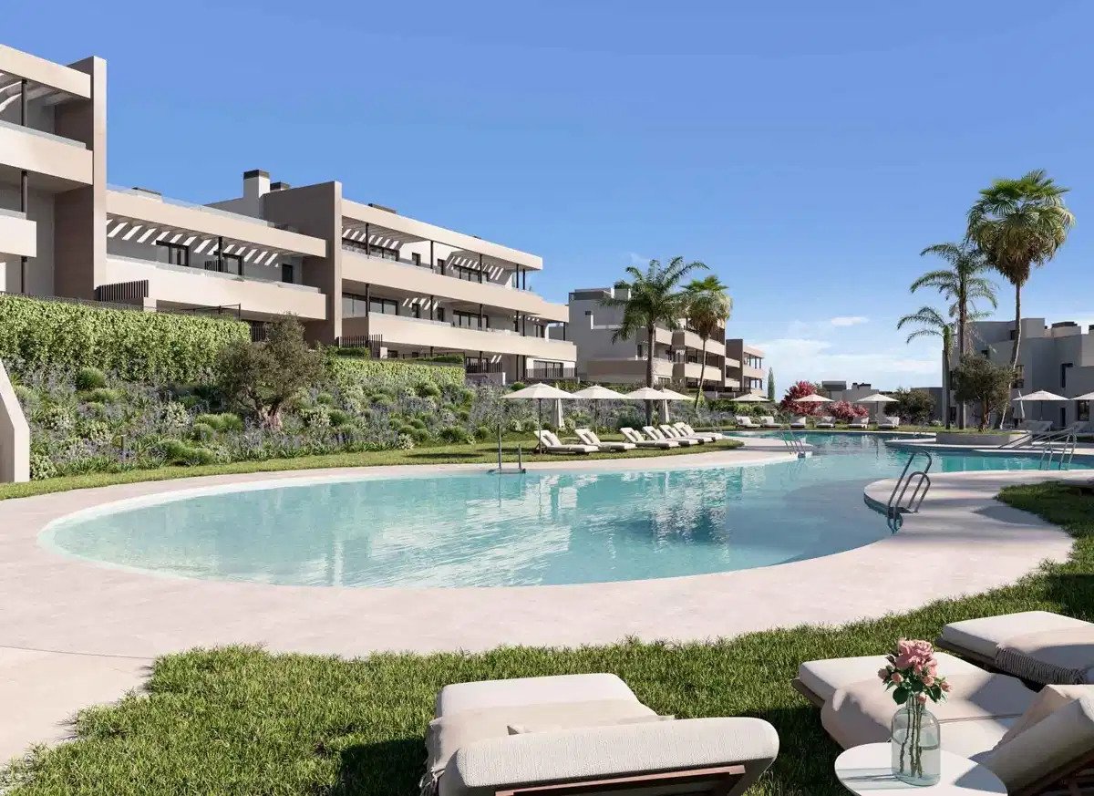 4-Bedroom, 3-Bathroom Ground Floor Apartment in Casares Costa with Spacious Terraces and Communal Pool