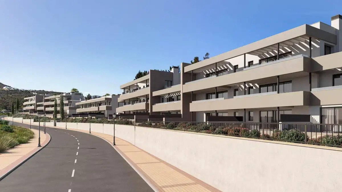 4-Bedroom, 3-Bathroom Ground Floor Apartment in Casares Costa with Spacious Terraces and Communal Pool