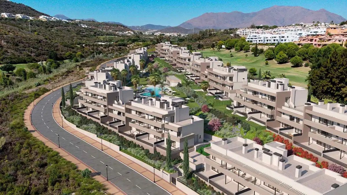 4-Bedroom, 3-Bathroom Ground Floor Apartment in Casares Costa with Spacious Terraces and Communal Pool