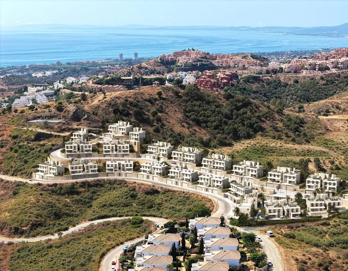 4-Bedroom, 2-Bathroom Exclusive Villas in Calanova Golf, Costa del Sol
