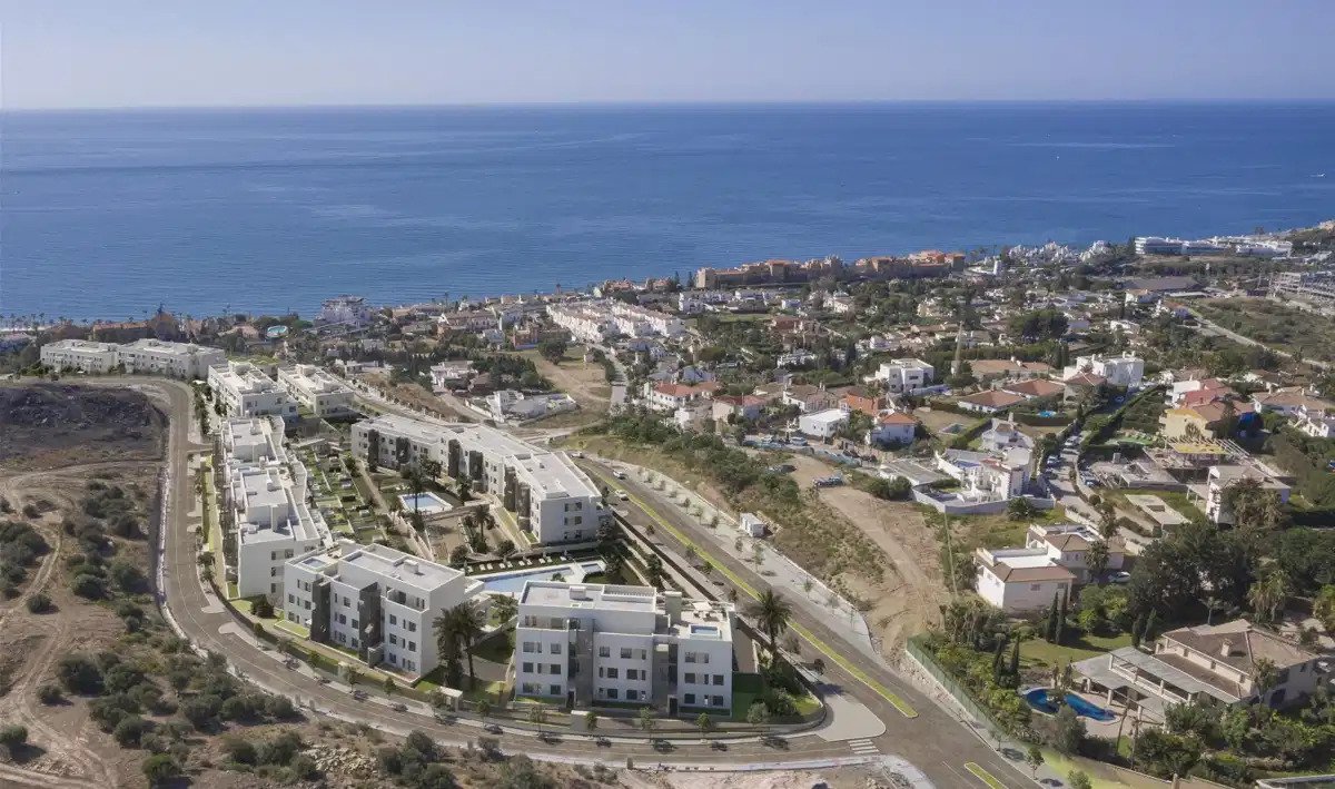 3-Bedroom, 2-Bathroom Luxury Apartments with Sea Views and Exceptional Amenities in Estepona