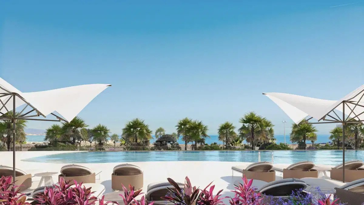 3-Bedroom, 2-Bathroom Luxury Beachfront Ground Floor Apartment with Panoramic Sea Views in Málaga