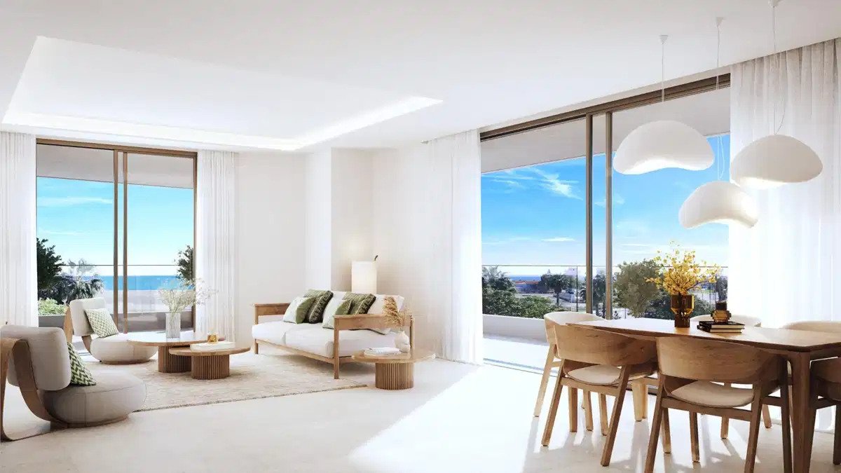 3-Bedroom, 2-Bathroom Luxury Beachfront Ground Floor Apartment with Panoramic Sea Views in Málaga