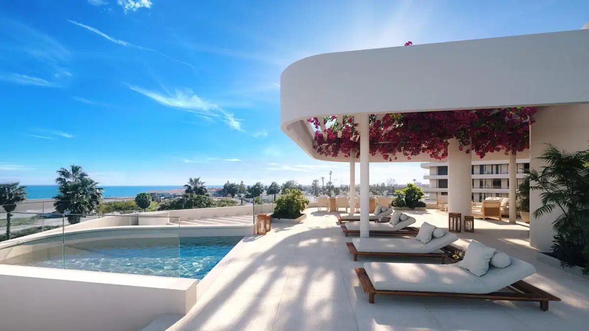 3-Bedroom, 2-Bathroom Luxury Beachfront Ground Floor Apartment with Panoramic Sea Views in Málaga