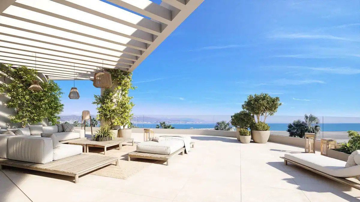 3-Bedroom, 2-Bathroom Luxury Beachfront Ground Floor Apartment with Panoramic Sea Views in Málaga