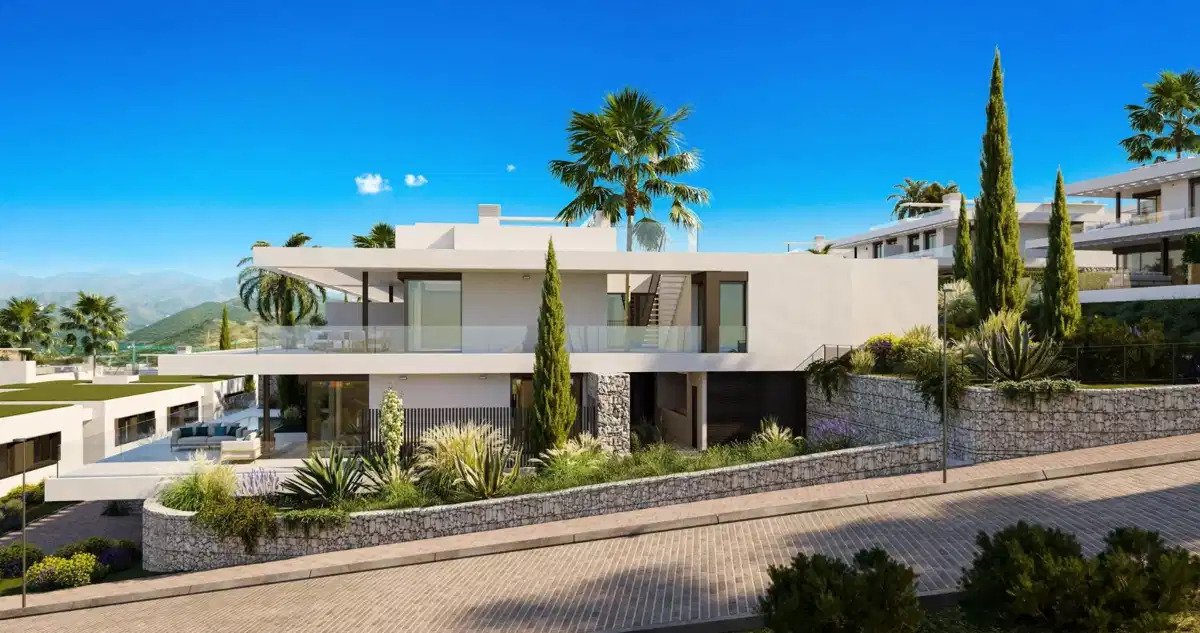 5-Bedroom, 5-Bathroom Semidetached Home with Sea and Golf Views in Marbella East