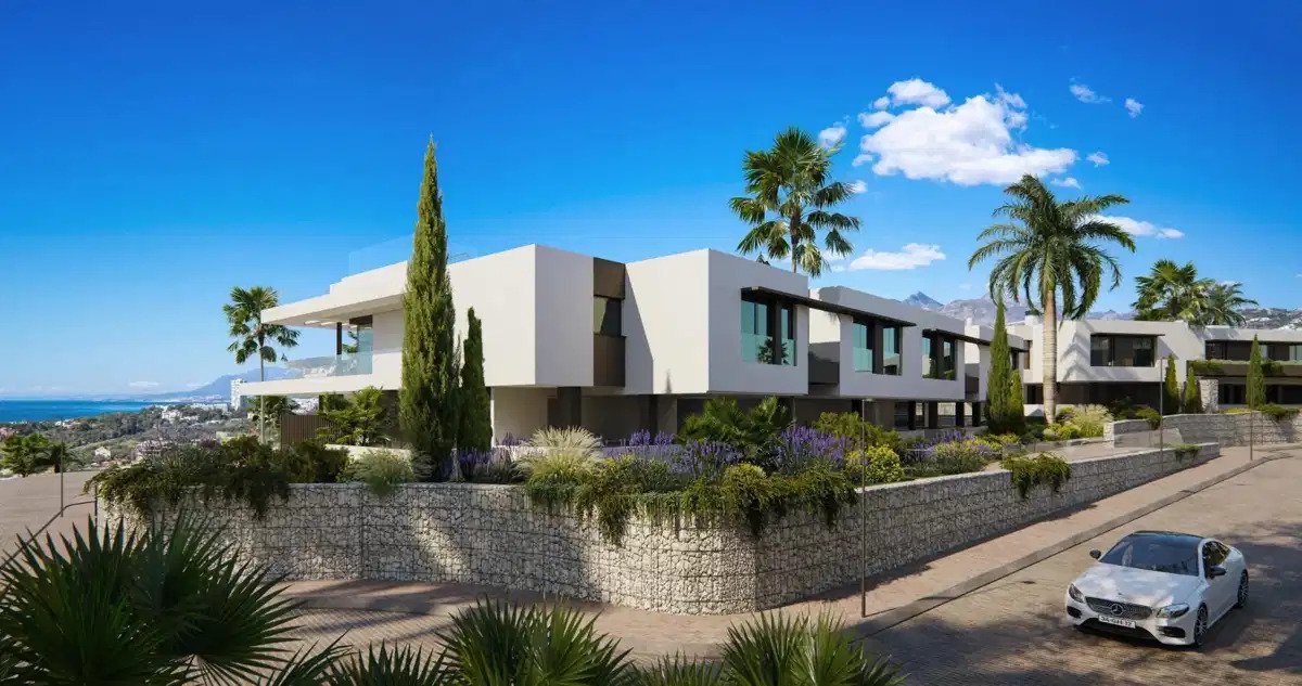 5-Bedroom, 5-Bathroom Semidetached Home with Sea and Golf Views in Marbella East