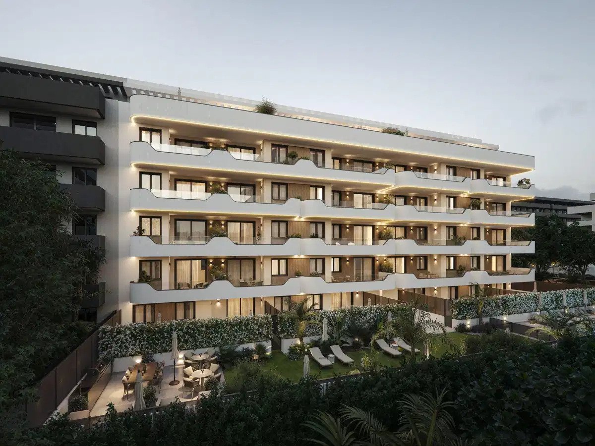 2-Bedroom, 2-Bathroom Modern Ground Floor Apartment 300m from the Beach in Torre del Mar
