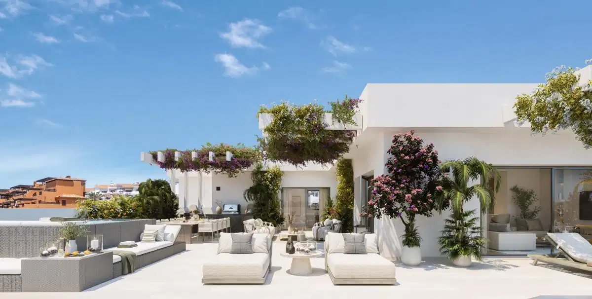 3-Bedroom, 2-Bathroom Penthouse with Panoramic Golf, Sea, and Mountain Views in Casares