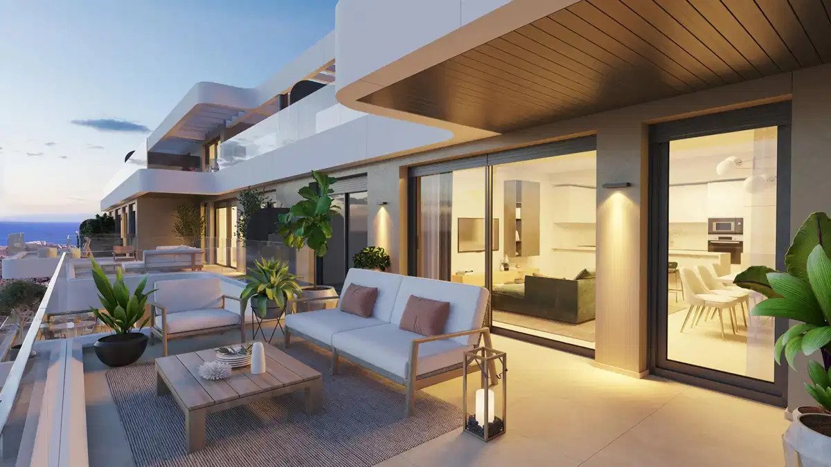 2-Bedroom, 2-Bathroom Penthouse with Expansive Terraces and Panoramic Views in Calanova Golf, Mijas