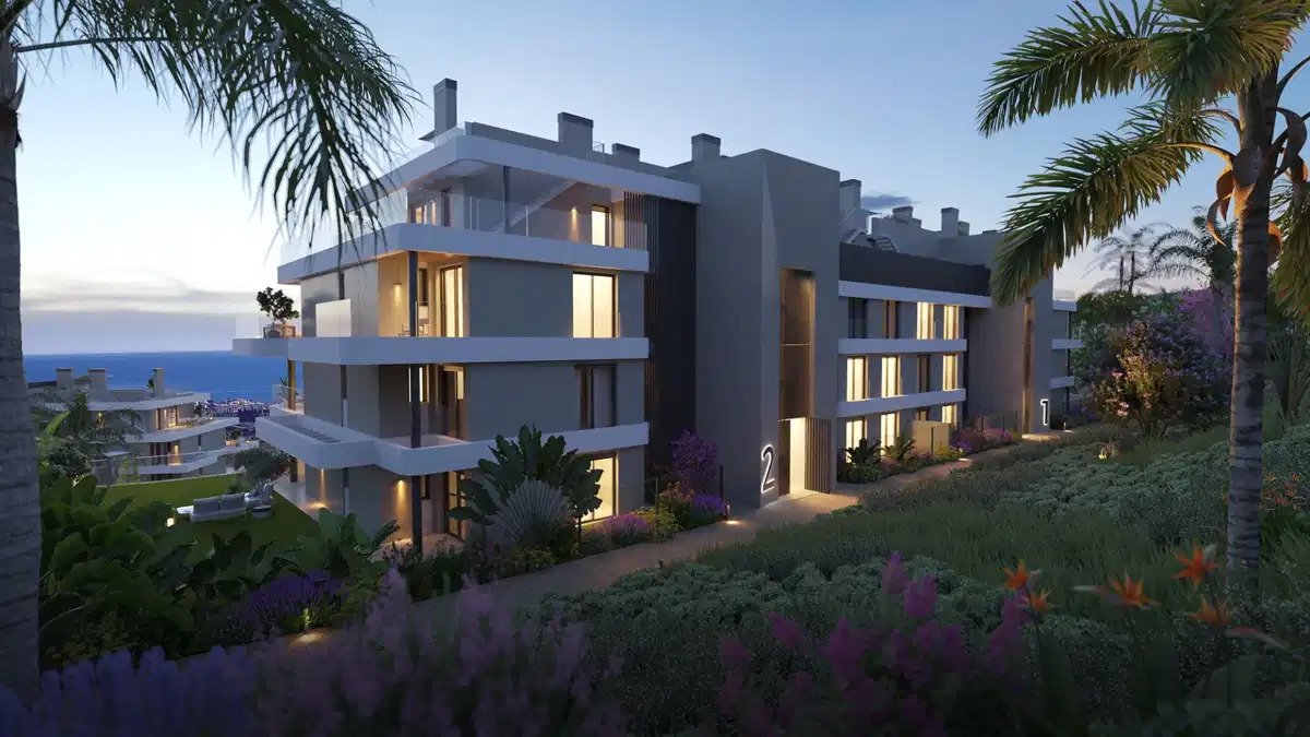 2-Bedroom, 2-Bathroom Penthouse with Expansive Terraces and Panoramic Views in Calanova Golf, Mijas