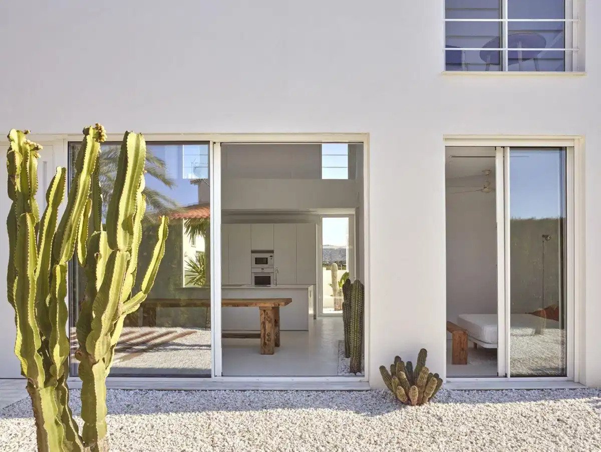 3-Bedroom, 3-Bathroom Modern Villas Near Estepona with Private Pool and Energy Efficient Design