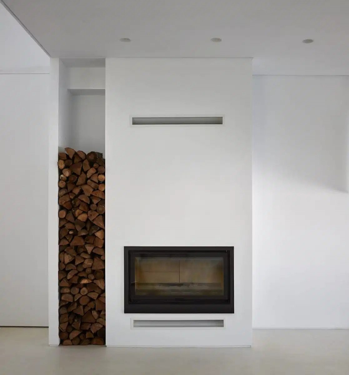 3-Bedroom, 3-Bathroom Modern Villas Near Estepona with Private Pool and Energy Efficient Design
