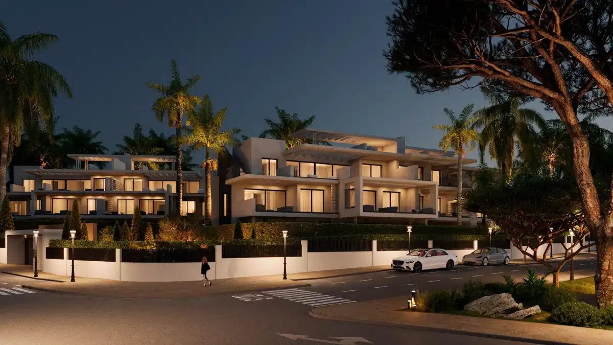 3-Bedroom, 2-Bathroom Penthouse with Expansive Terraces and Underground Parking in Estepona
