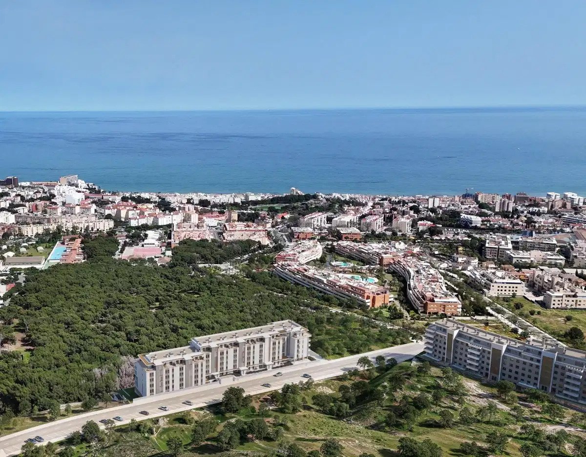 2-Bedroom, 2-Bathroom Penthouse with Sea Views and Spacious Terrace in Torremolinos