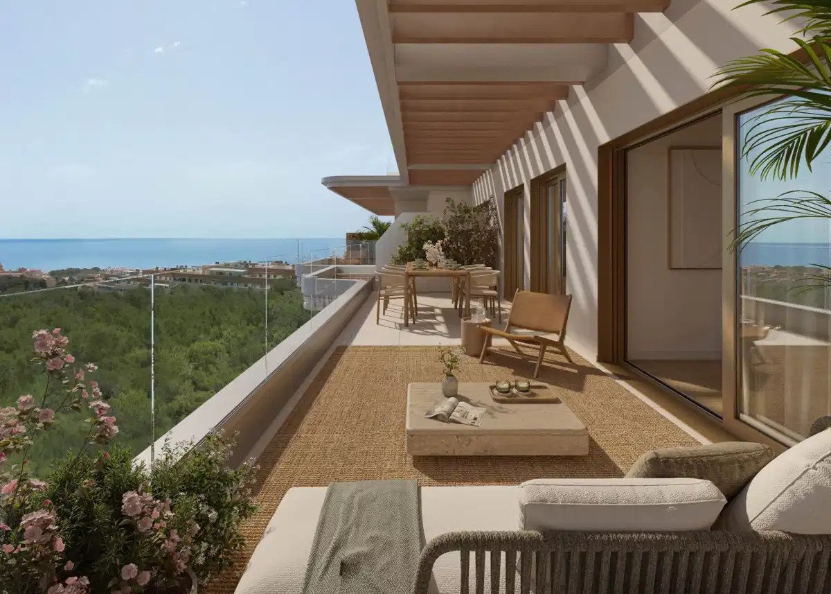3-Bedroom, 2-Bathroom Ground Floor Apartment with Sea Views in Torremolinos