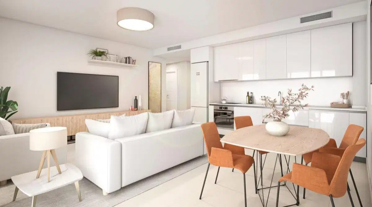 3-Bedroom, 2-Bathroom Ground Floor Apartment with Sea Views in Benalmádena