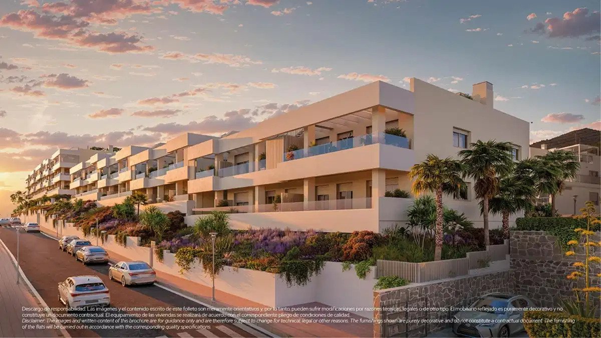 2-Bedroom, 2-Bathroom Ground Floor Apartment with Private Garden in Benalmádena Pueblo