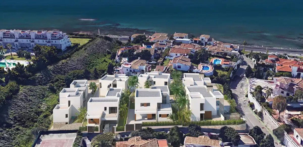 4-Bedroom, 3-Bathroom Villa with Private Pool and Sea Views in Las Farolas, Mijas Costa