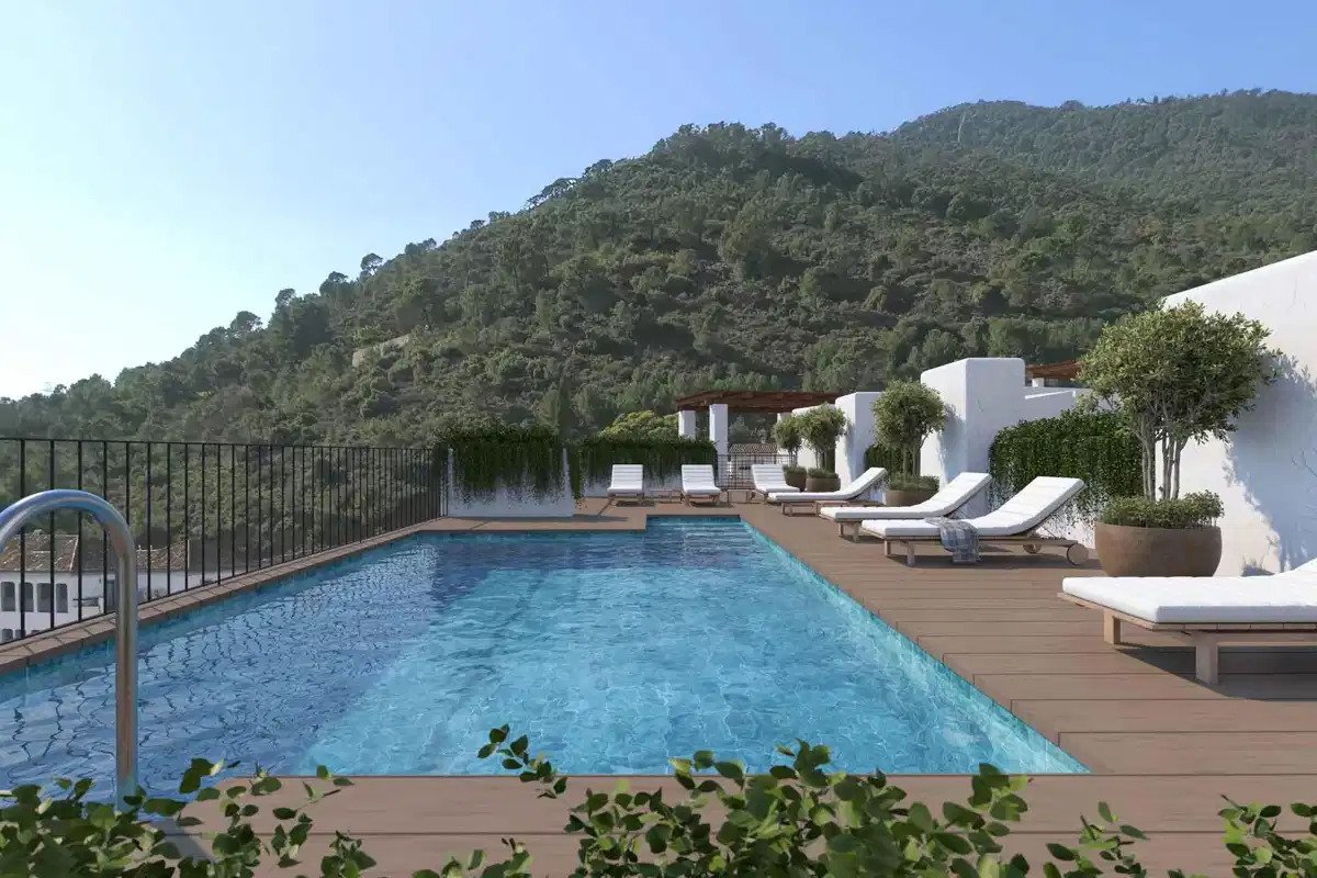 2-Bedroom, 2-Bathroom Penthouse with Panoramic Mountain Views in Central Benahavís