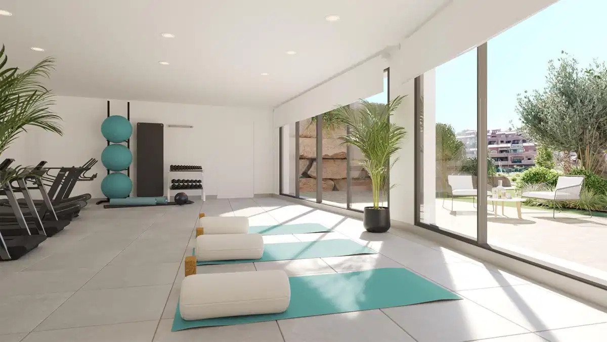 3-Bedroom, 2-Bathroom Ground Floor Apartment with Spa, Gym, and Sea Views in Estepona
