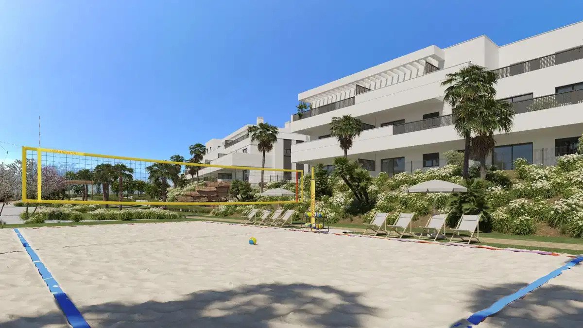 3-Bedroom, 2-Bathroom Ground Floor Apartment with Spa, Gym, and Sea Views in Estepona