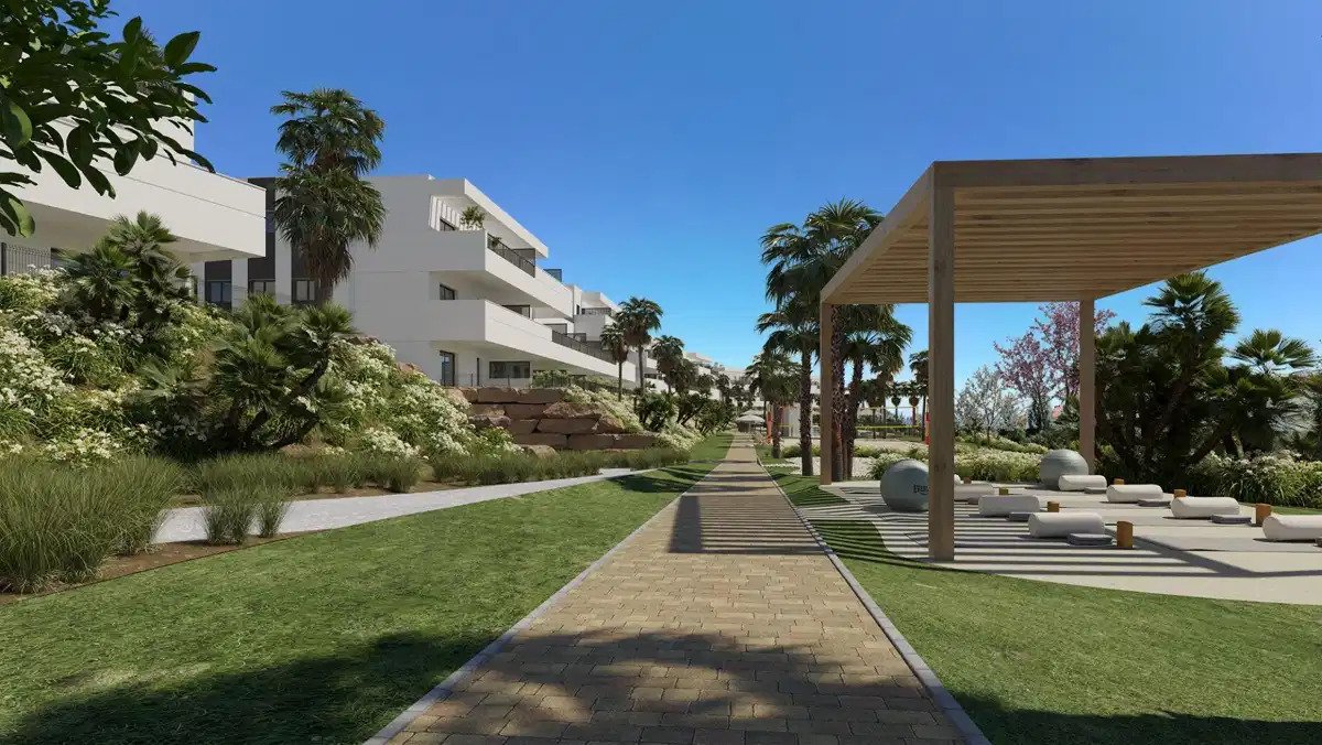 3-Bedroom, 2-Bathroom Ground Floor Apartment with Spa, Gym, and Sea Views in Estepona