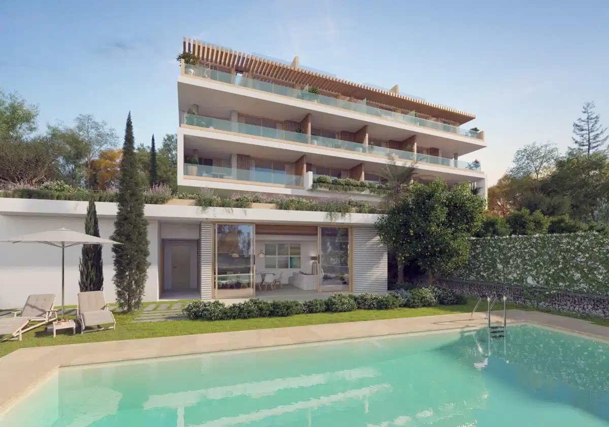 3-Bedroom, 2-Bathroom Penthouse with Private Solarium in Torremolinos