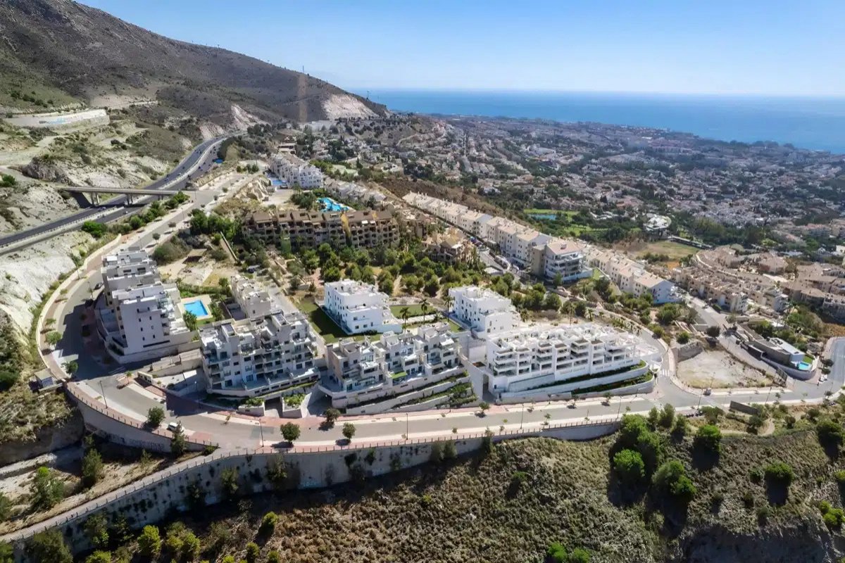 2-Bedroom, 2-Bathroom Ground Floor Apartment with Panoramic Sea Views in Benalmádena