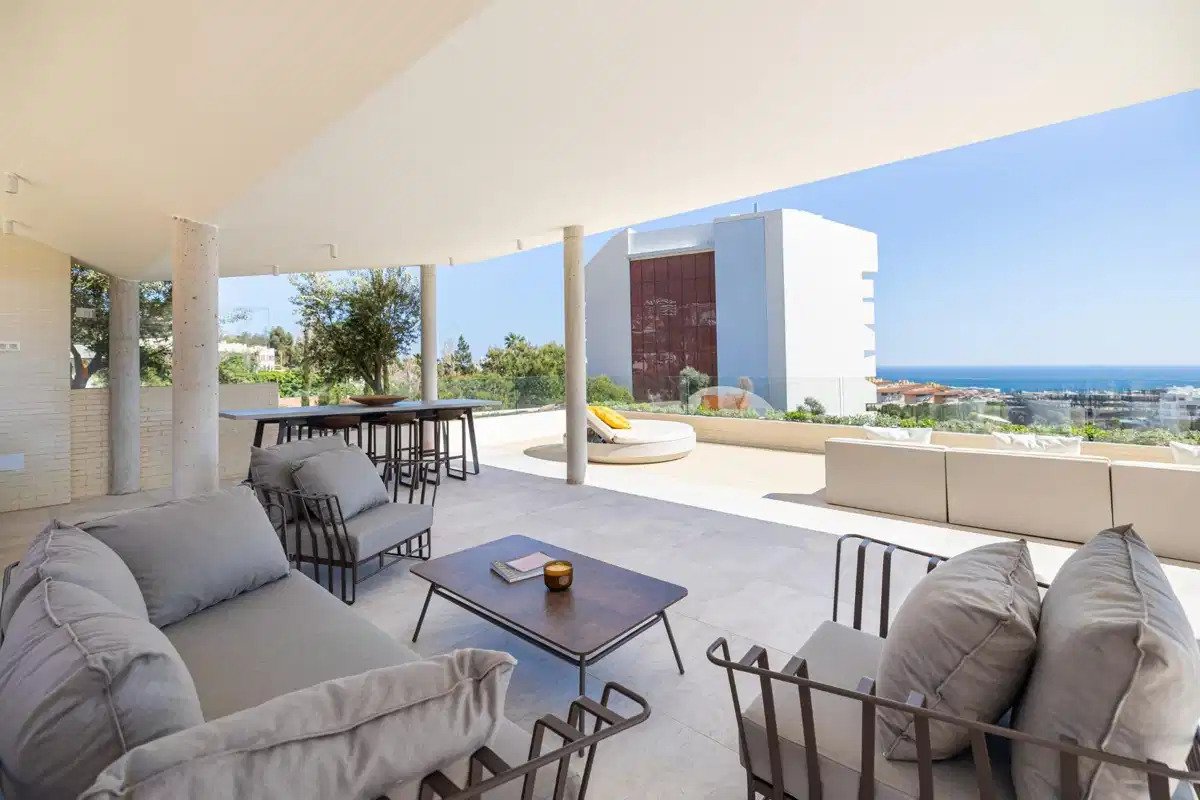 2-Bedroom, 2-Bathroom Penthouse with Panoramic Sea Views and Hotel-Level Amenities in El Higuerón