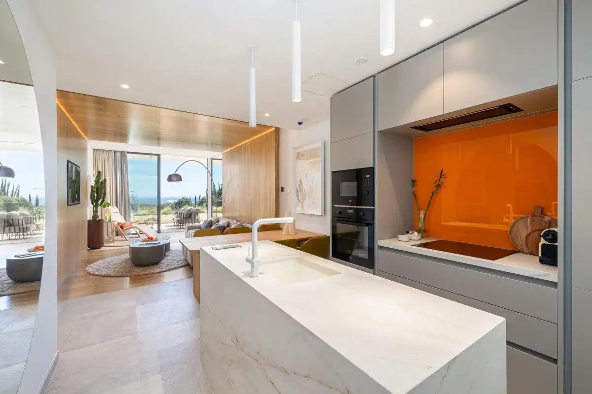 2-Bedroom, 2-Bathroom Penthouse with Panoramic Sea Views and Hotel-Level Amenities in El Higuerón