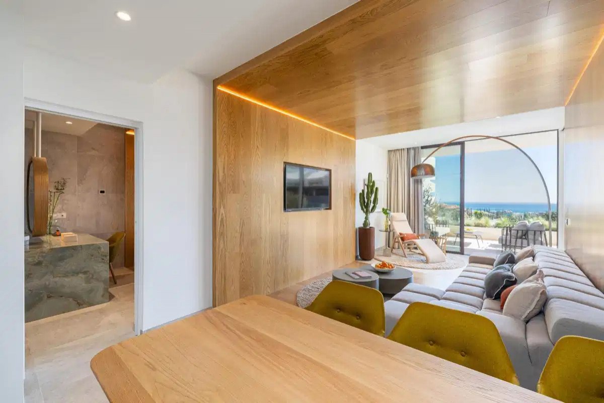2-Bedroom, 2-Bathroom Penthouse with Panoramic Sea Views and Hotel-Level Amenities in El Higuerón