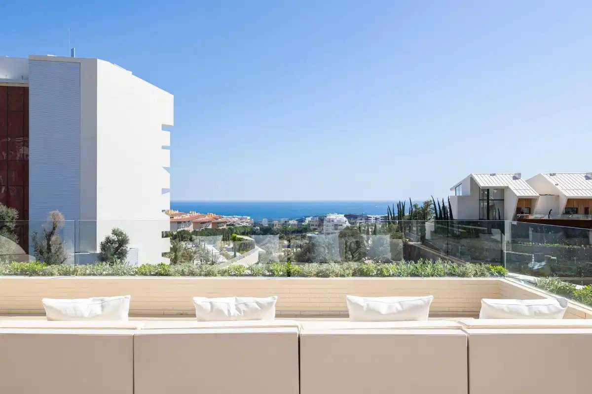 2-Bedroom, 2-Bathroom Penthouse with Panoramic Sea Views and Hotel-Level Amenities in El Higuerón