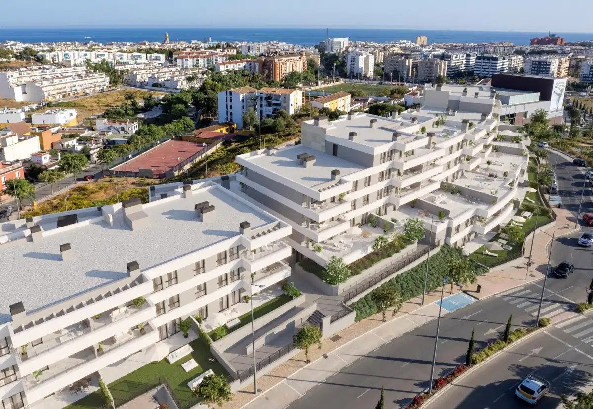 2-Bedroom, 2-Bathroom Ground Floor Apartment with Garage and Storage in Estepona