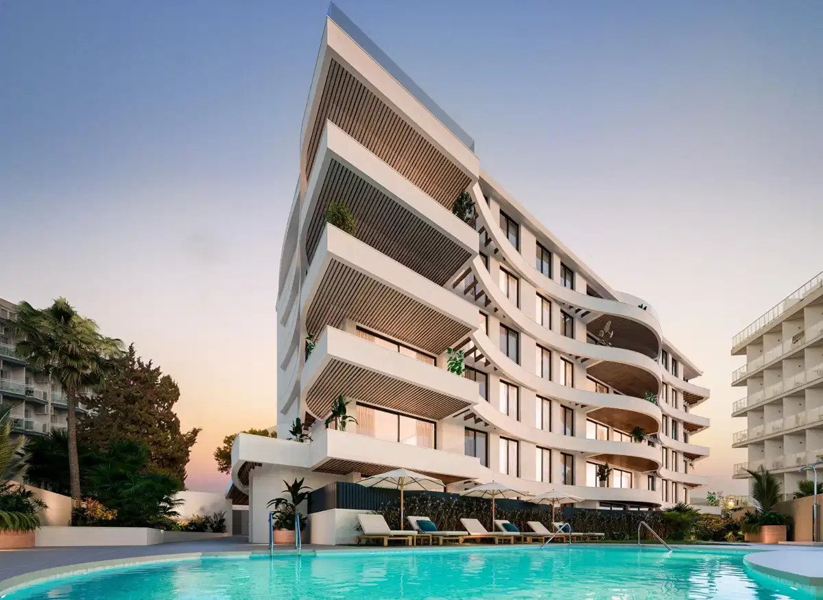 3-Bedroom, 2-Bathroom Apartment with Sea Views in Benalmadena