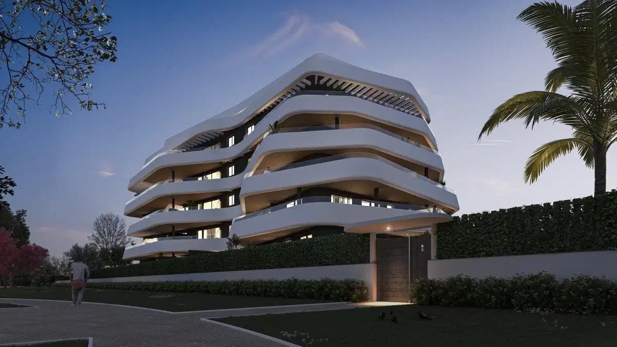 2-Bedroom, 2-Bathroom Seafront Ground Floor Apartment in Los Álamos, Torremolinos