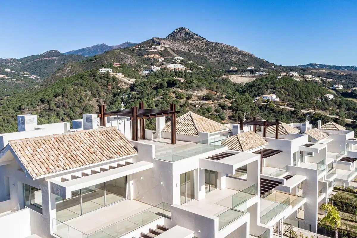 3-Bedroom, 3-Bathroom Penthouse with Panoramic Mediterranean Views in Marbella Club Golf Resort