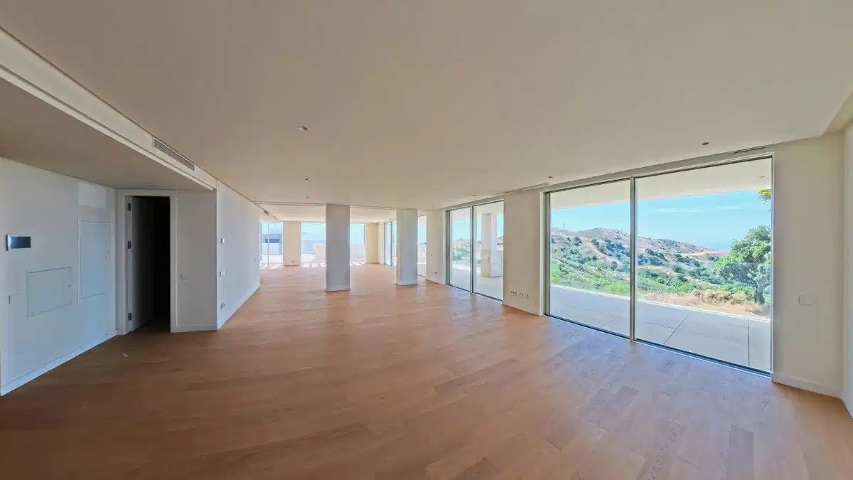 4-Bedroom, 4-Bathroom Luxury Apartments with Panoramic Sea Views in El Soto de Marbella