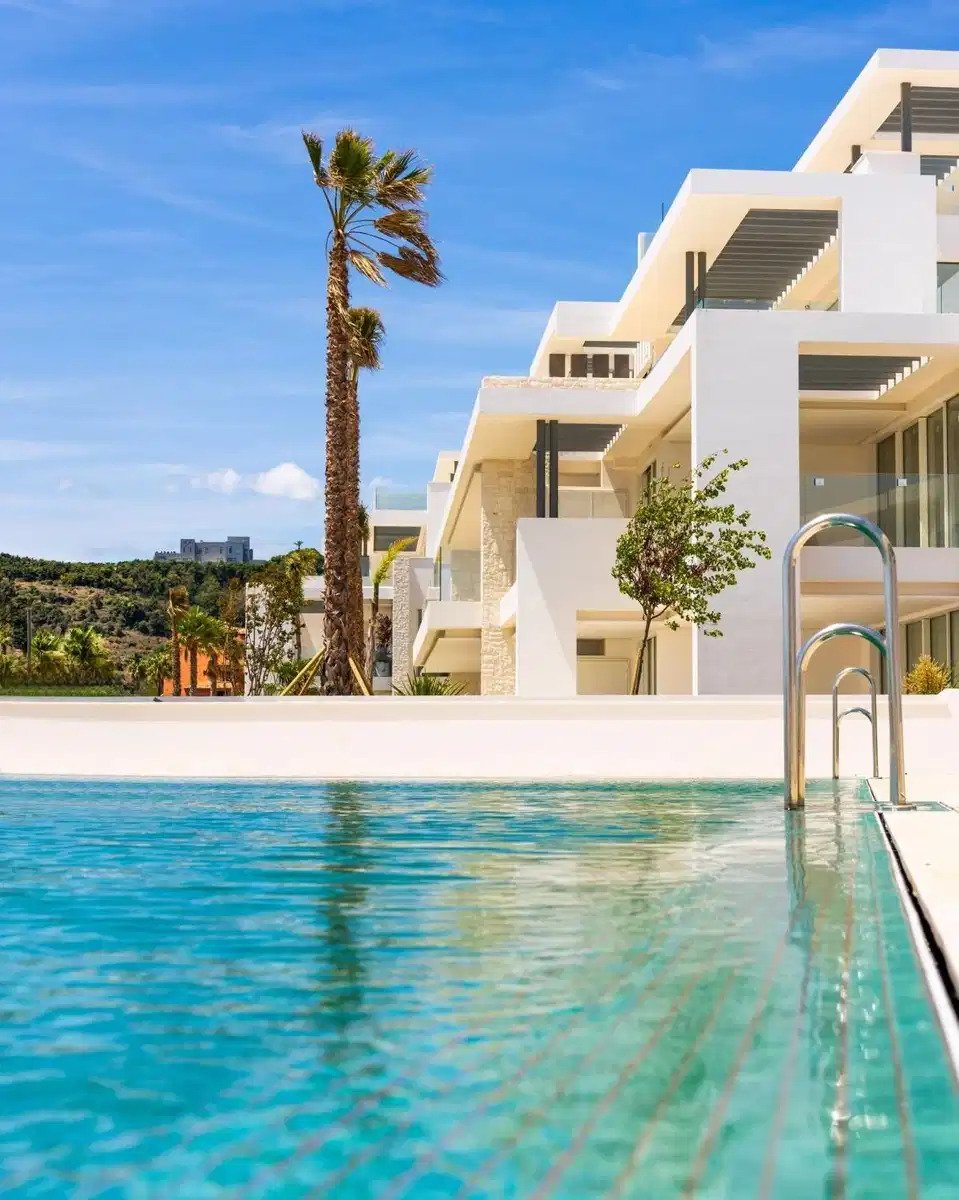 3-Bedroom, 2-Bathroom Penthouse with Panoramic Sea Views in El Soto de Marbella